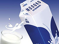 Что вы пьёте, наливая в стакан молоко?